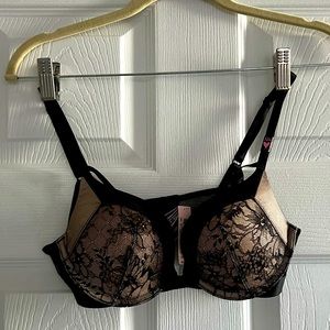 Victoria Secret NWT 32B push-up Bra